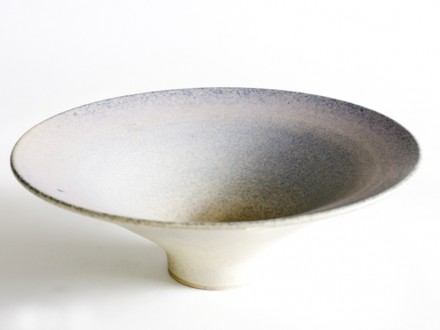 Large Bowl (white), stoneware rawglazed singlefired Usch Spettigue 2006